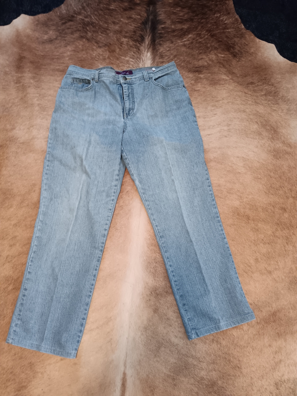 Gloria Vanderbilt Straight-Leg Jeans - Light Blue Wash